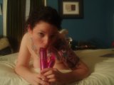 Tattooed-emo-chick-and-her-vibrator